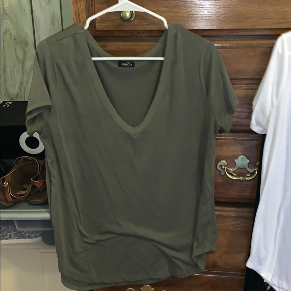 V neck tee